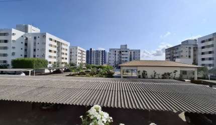 Apartamento  mobiliado,  com três quartos -  à venda na Aruana