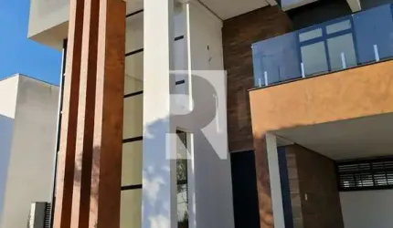 Casa de Luxo no Condomínio Spina Ville !