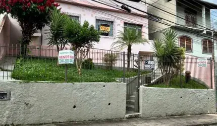 Casa com 4 quartos à venda no bairro Jardim Glória !