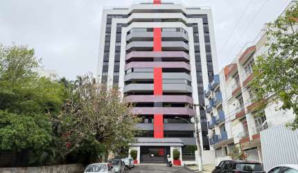 Um apartamento clássico que oferece conforto, lazer e localização premium!