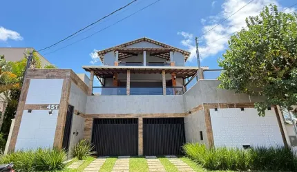 Casa 4 quartos com suíte e piscina no condomínio São Lucas