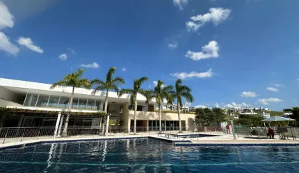 Luxo, exclusividade e uma experiência única de viver!  Casa com 4 suites à venda no Alphaville