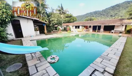 Casa Térrea no Jardim Guaiuba, 350 metros da Praia