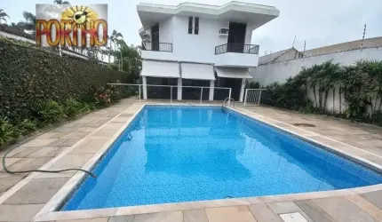 Casa na Enseada em excelente estado de conservação!