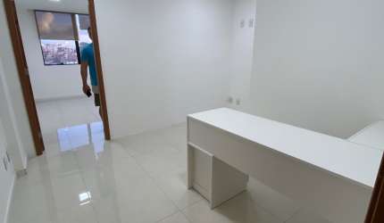 Alugo Sala comercial com divisória, Vasco da Gama Plaza