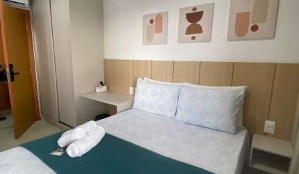 Lindo Studio com varanda mobiliado no Caminho das Árvores
