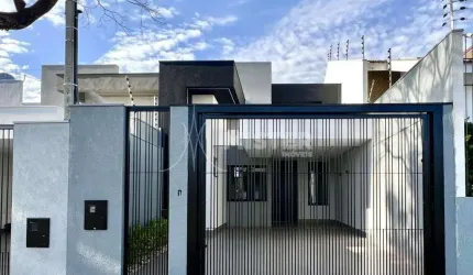 Casa Nova e com Três Dormitórios no Jardim Paris em Maringá.