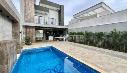 Sobrado com Piscina no Jardim Oriental em Maringá.