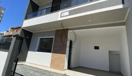Sobrado para Venda em Balneário Piçarras, Itacolomi, 3 dormitórios, 1 suíte, 3 banheiros, 2 vagas