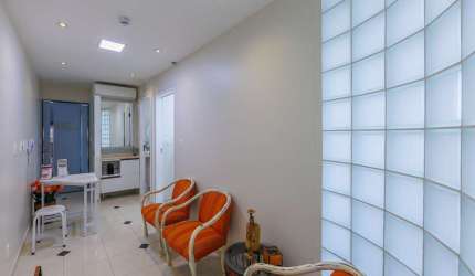 Atraente conjunto comercial para venda, 32m²