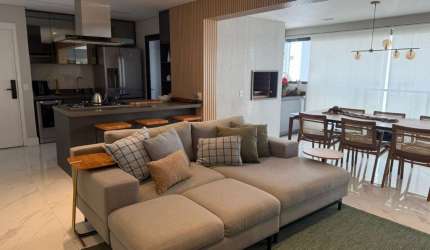 Aconchegante apartamento tipo para venda com 2 quartos, sendo 2 suítes, 102m²