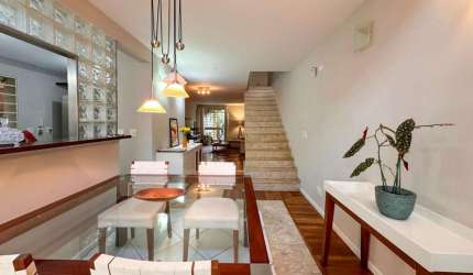 Aconchegante casa tipo para venda com 3 quartos, sendo 1 suíte, 220m²