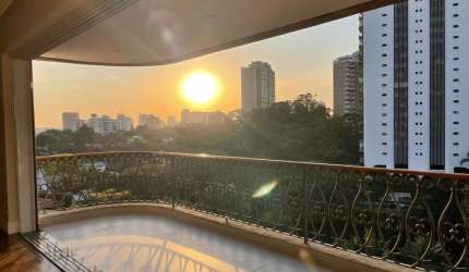 Sensacional apartamento tipo para venda e locação com 4 quartos, sendo 4 suítes, 295m²