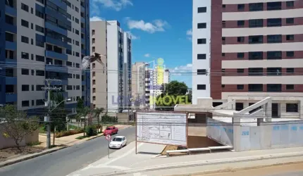 Casa tipo Sobrado solto no terreno a 300 mts da Faculdade Fainor  com 4 salas, 3/4 no Bairro Candei