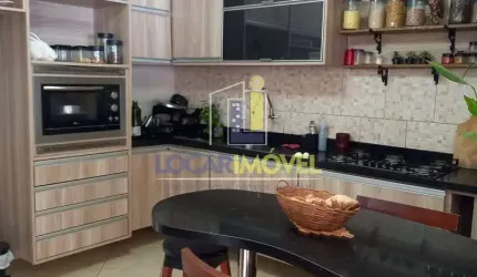 Casa reformada de 3 quartos sendo 1 suíte, garagem coberta,  condomínio fechado à Venda, Primavera,