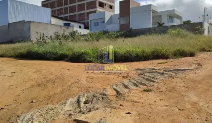 Terreno de esquina de 405m2 à Venda no Bairro Candeias.