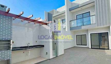 Casa Duplex de 4 quartos sendo 1 suíte com closet , área gourmet, quintal e garagem para 2 carros,