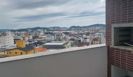 Apartamento 02 dormitorios com suite / sacada com churrasqueira / vista livre