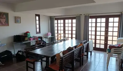 CASA 04 DORMITÓRIOS COM EDICULA FUNDOS