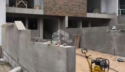 Sobrado novo à venda em Potecas, São José/SC, entrega prevista para setembro de 2025