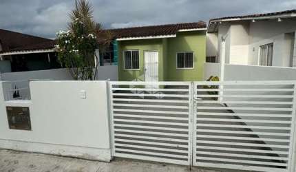 Casa 02 dormitórios em São José / Forquilhas
