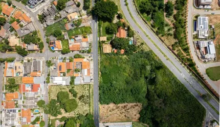 Oportunidade Única! Terreno Residencial e Comercial no Jardim Vitória, Goiânia