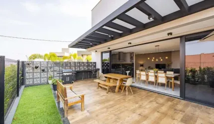 Sobrado à venda no Jardins Porto com 3 Suítes