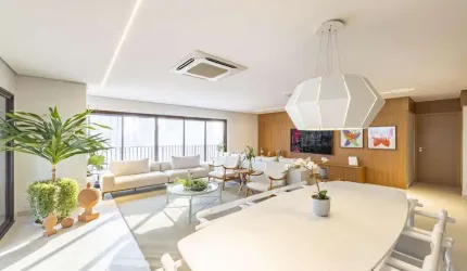 Apartamento de 262 m², em frente à Praça T-23