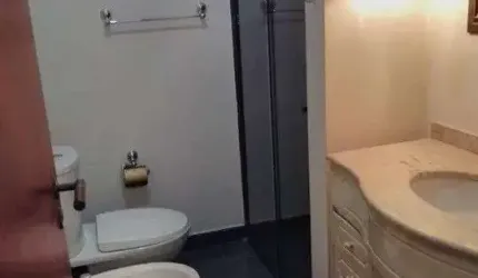 Casa ampla com 3 suítes, 6 vagas e localização privilegiada em Campinas