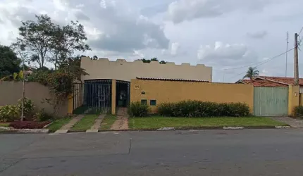 Amplitude e Conforto: Casa com 998m² no Jardim Conceição!
