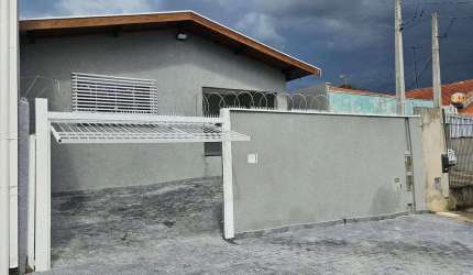 Oportunidade: Casa para Renda com 2 Aluguéis no Fazendinha