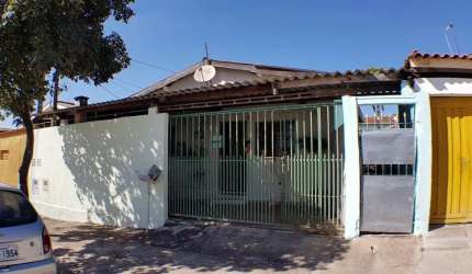 **Seu novo lar! Casa espaçosa com quintal em Campinas por ótimo valor**