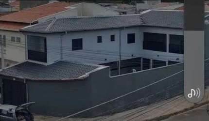Versátil e Completo! Sobrado em Campinas com Piscina