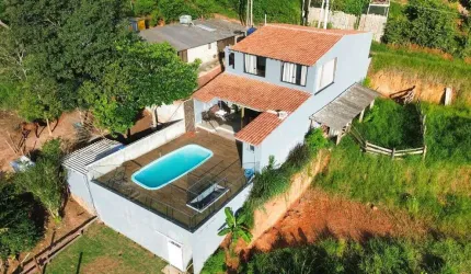 **Casa espaçosa LAZER COMPLETO com 6 vagas à venda no Nazane Paulista, SP**