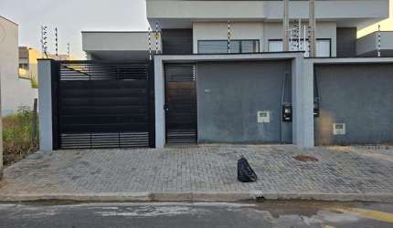 Viva o Melhor em Campinas: Casa Espaçosa com Pé Direito Alto e Lazer Completo!