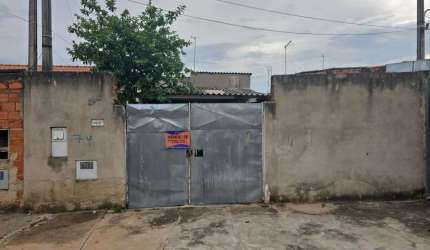 Oportunidade Única: Casa com 3 Moradias e Lazer em Campinas, Itajaí!