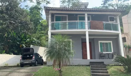 Casa de Alto Padrão em Condomínio Fechado  Segurança, Conforto e Lazer Completo!