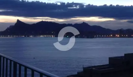 Cobertura duplex de 3 quartos a 400 metros da praia