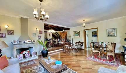Sobrado à venda, 4 quartos, 1 suíte, 3 banheiros, 6 vagas, 336m², Fazendinha - Granja Viana