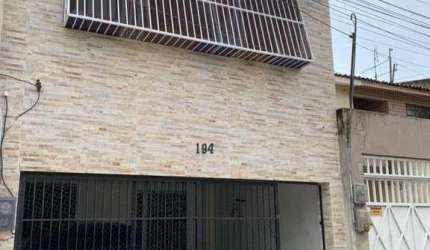 Casa para Venda em Fortaleza, Cajazeiras, 2 dormitórios, 1 suíte, 2 banheiros, 2 vagas