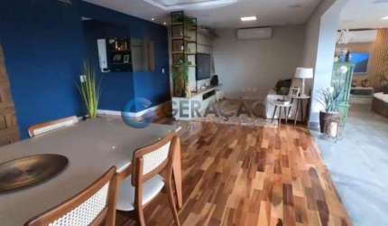 Apartamento em região nobre com bela vista para o pôr do sol!