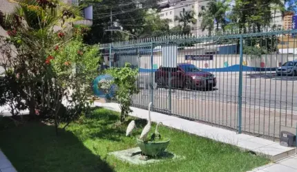 Casa residencial ou comercial para venda com 04 Dorm. e com garagem - 351m² no Jardim São Dimas.