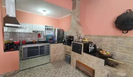 Casa para venda de 03 Dorm. e 01 Suíte - 235m² no Jardim Ismênia