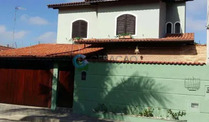 Casa 03 Dorm. 194,36m² de área construída e 204,00m² de terreno - Jardim Campo Grande