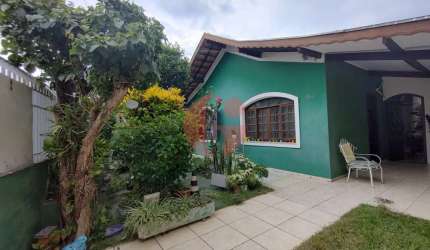 Casa comercial para veda com 118m², 2 vagas de garagens e edícula no Jardim Maringá!