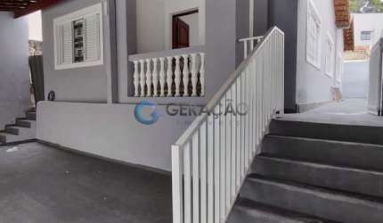 Casa residencial de 145m² - Centro