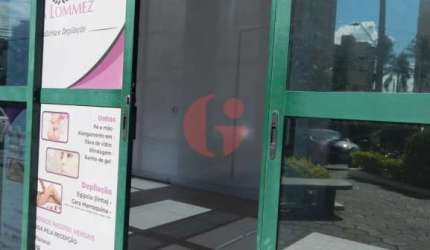 Ponto comercial em condomínio para venda com 97m² - Floradas de São José