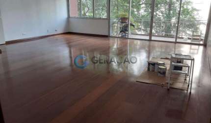 Apto para venda com 194,50 m2 com 4 dormitórios na Vila Adyana