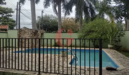 Casa ampla à venda com 4 quartos 6 vagas de garagem e 300m² no Jardim Esplanada