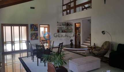 Sobrado para venda em condomínio fechado com 04 Dorm. e 04 Suítes - 250m² no Urbanova